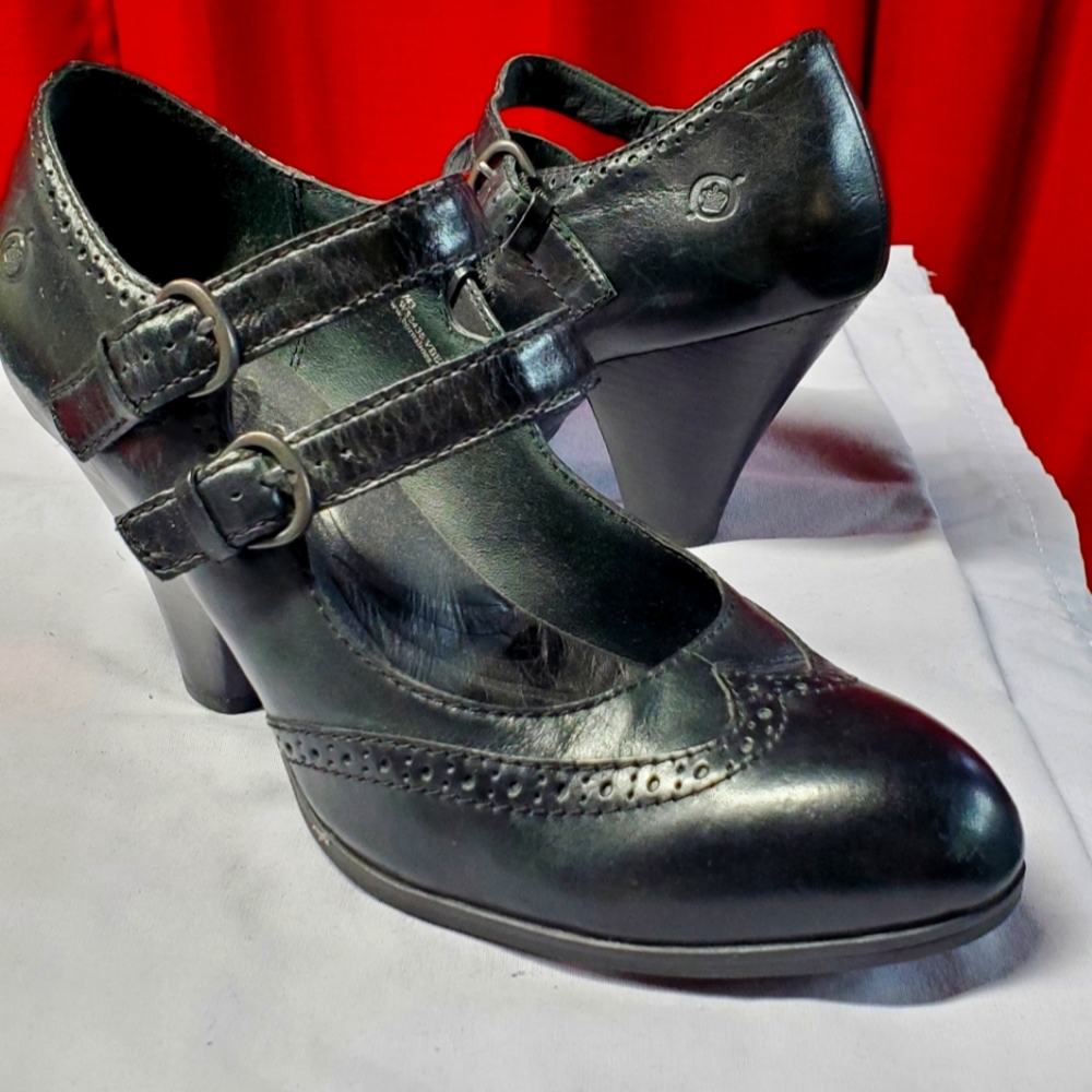 Size 11 Black Born Dress Shoe